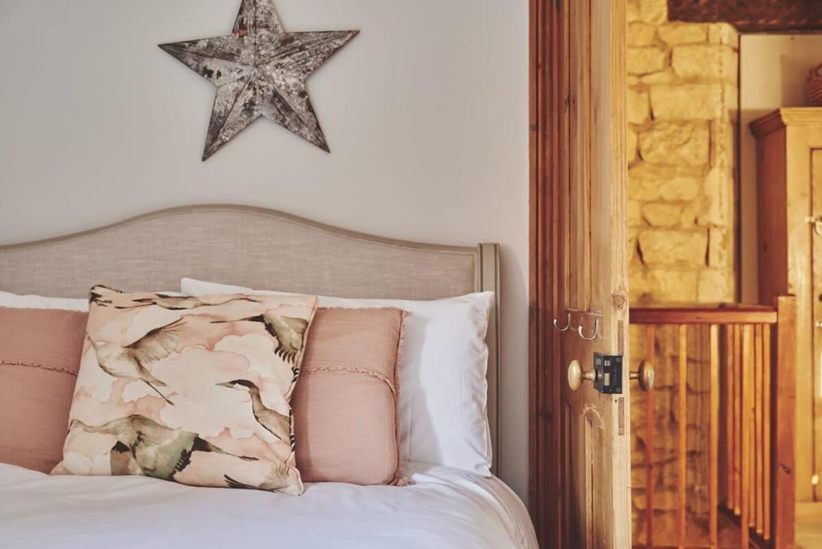 Large Stylish Luxury Cotswold Cottage - Ideal For Families, W/ Ev Charging Andoversford Exterior foto